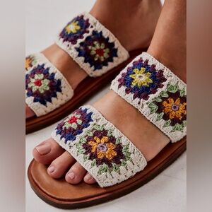 Free People • Juliette Crochet Sandals • Size 38 / US 7.5 • Excellent Condition